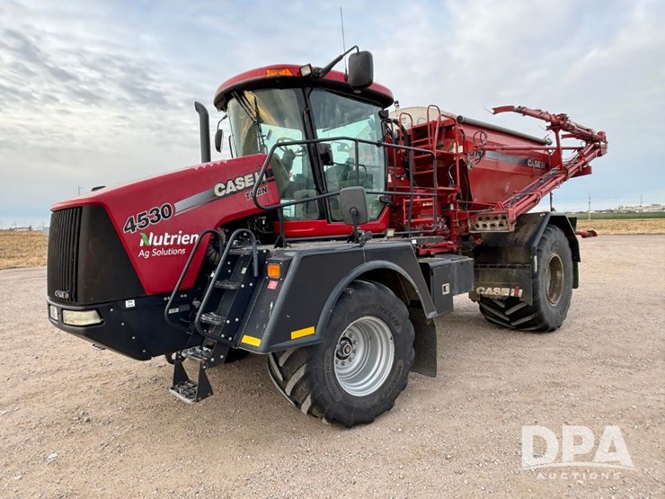 case-ih-titan-4530-image-1