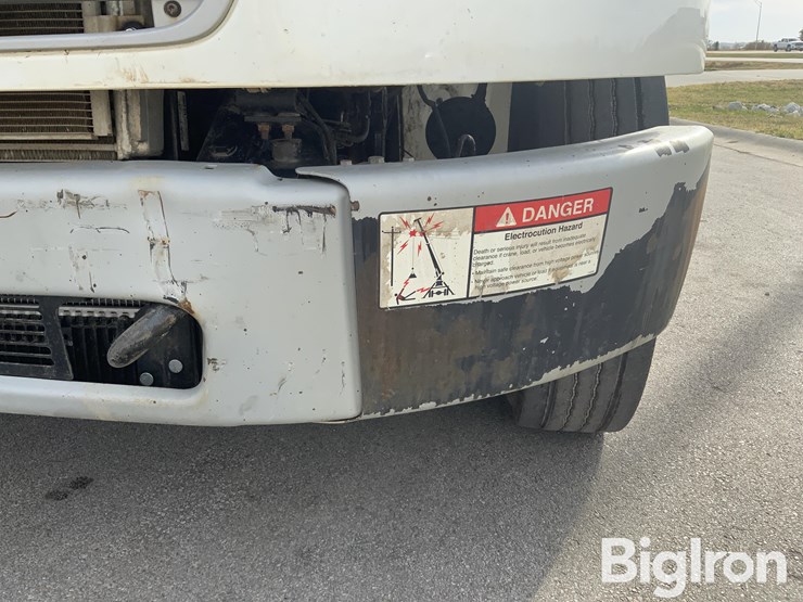 freightliner-m2-106-image-14