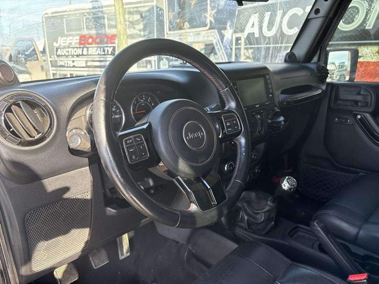 2012-jeep-wrangler-image-21