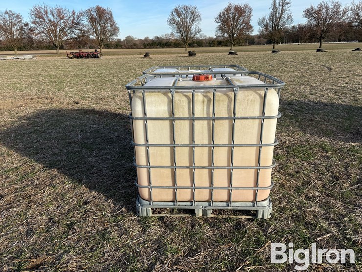 poly-265-gal-containers-image-4