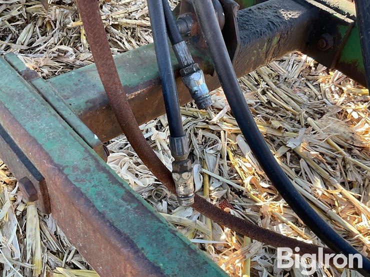 john-deere-235-image-12