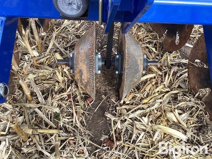 2023-unverferth-trackmaster-ii-pivot-track-closer-image-14