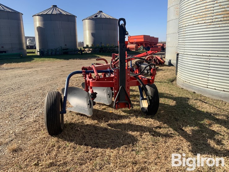 international-70-image-2