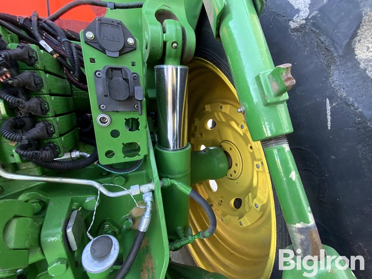 john-deere-8245r-image-15
