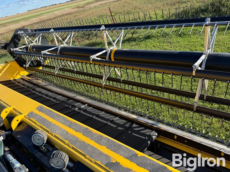 new-holland-88c-image-12