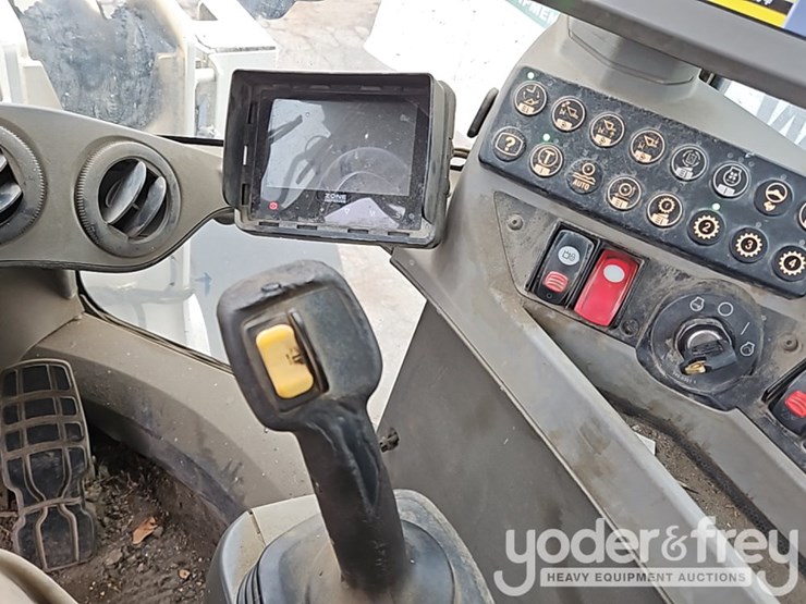 2014-caterpillar-930k-image-40