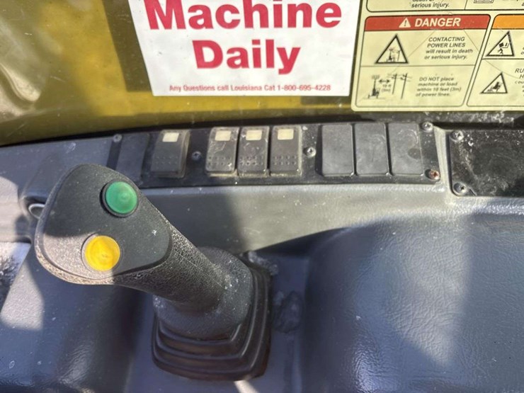 2019-caterpillar-255-image-17