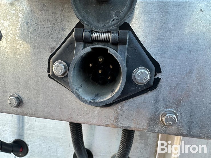 2019-eby-livestock-trailer-image-17