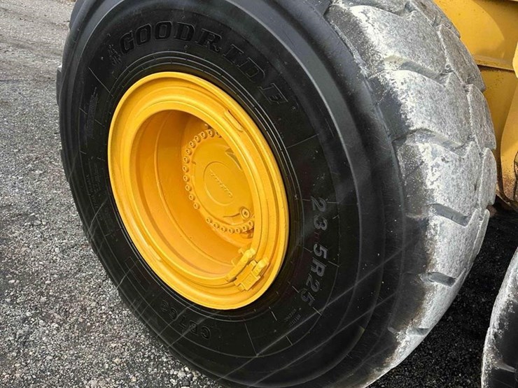 2019-volvo-a25g-image-21