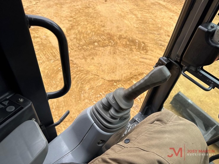 hitachi-zx55u-5a-image-25