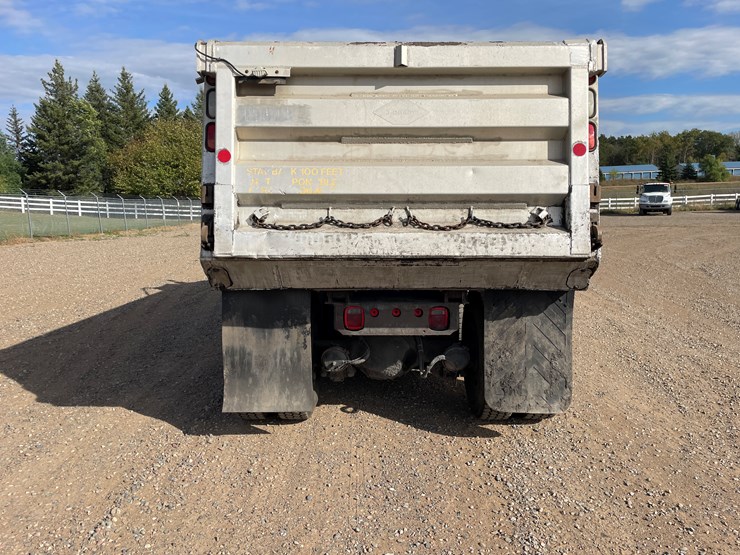 international-7400-image-4