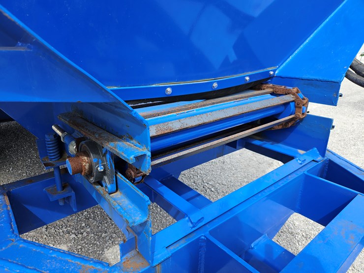 #203452-•-adams-cl20-litter-spreader-image-3