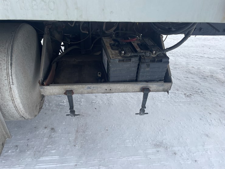 #1154-•-1996-freightliner-truck-tractor-(has-mn-reconstructed-title)-image-11