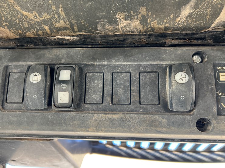 john-deere-332-image-7