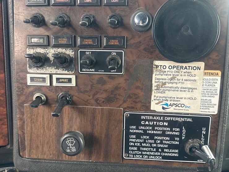 1999-kenworth-t800-image-22