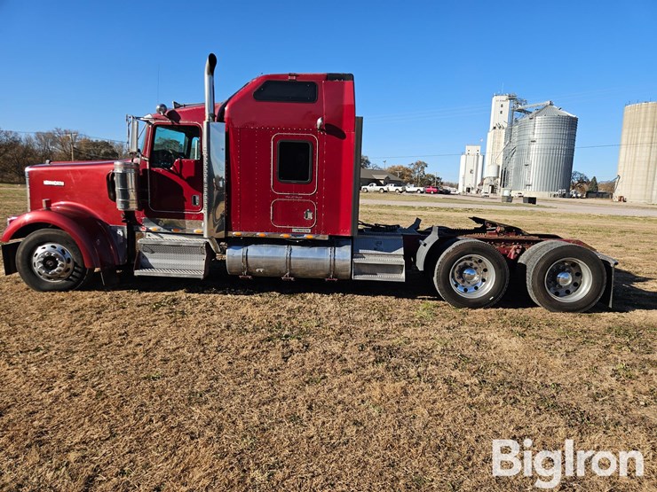 kenworth-w900l-image-8