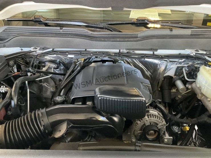 2015-chevrolet-silverado-2500-image-13