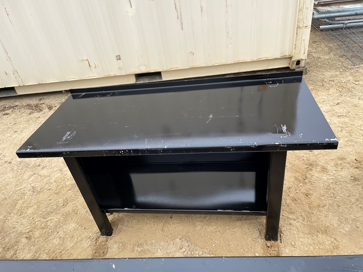 #2556-•-new-kc-60"-metal-work-bench-image-1
