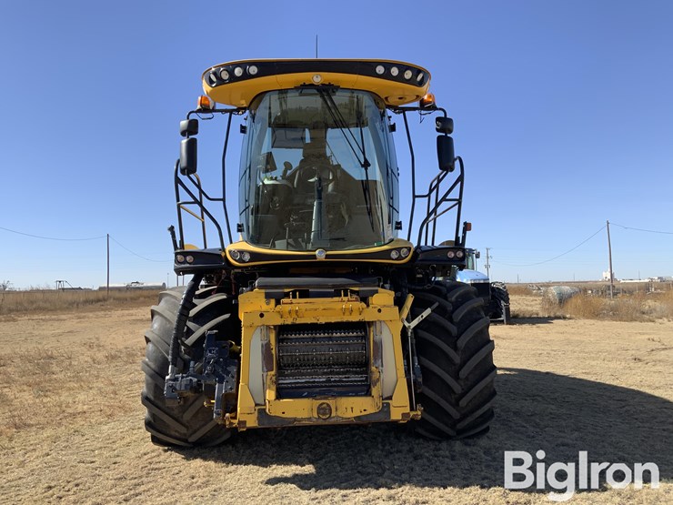 new-holland-fr850-image-2