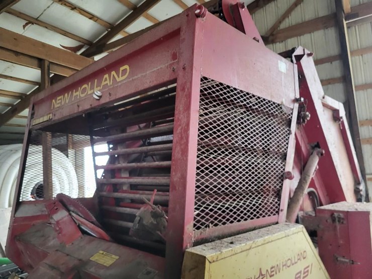 new-holland-851-image-10