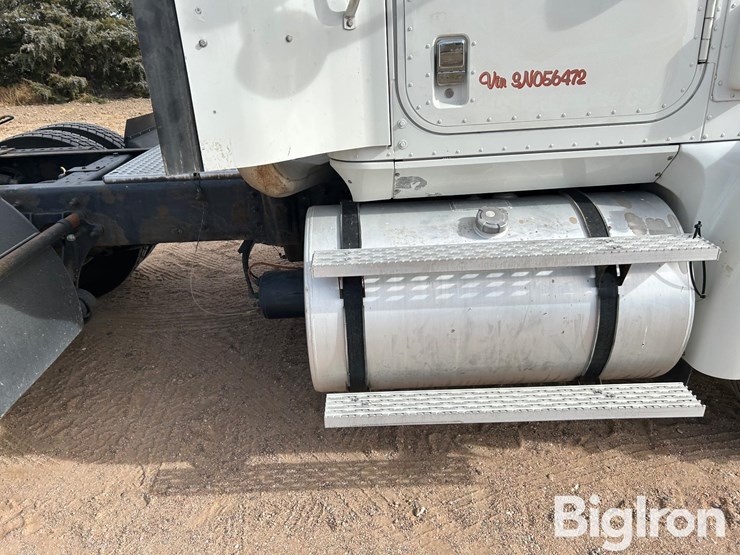 2003-international-9400-image-13