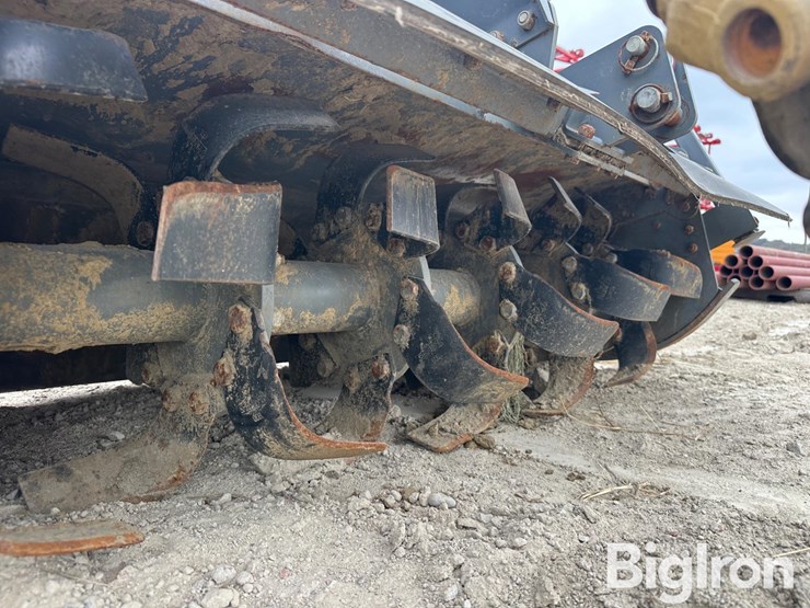 caterpillar-12-image-20