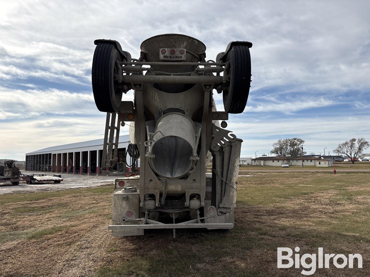 2003-mack-cv500-tri/a-concrete-transit-truck-w/bridgemaster-booster-image-6