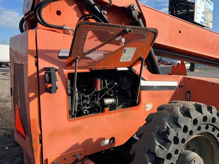 #1206-•-2011-jlg-6042-telehandler-image-39