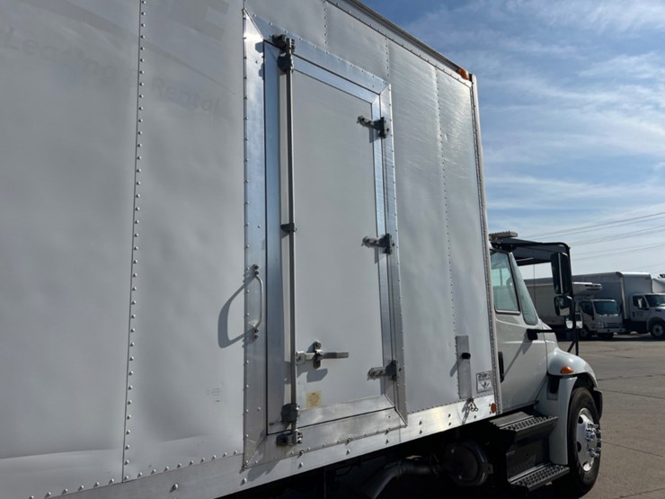 2018-international-durastar-4300-image-17