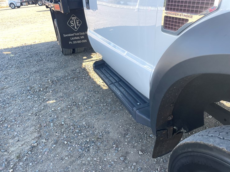 2010-ford-f550-image-9