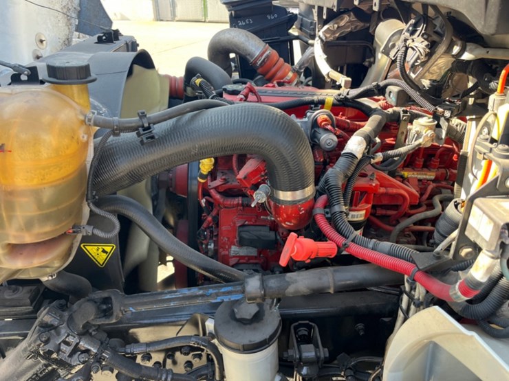 2018-international-durastar-4300-image-9