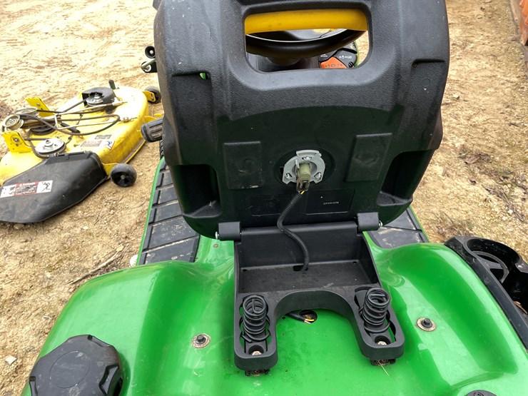 john-deere-x300-image-41