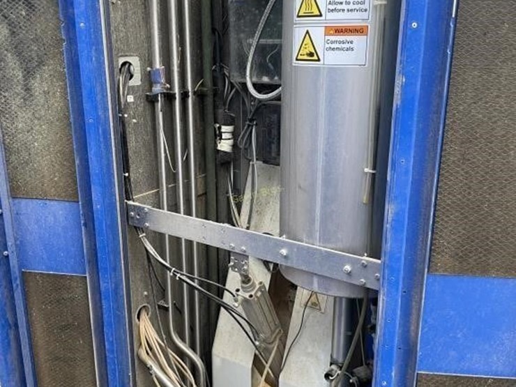 delavel-classic-vms-milking-robot-image-3