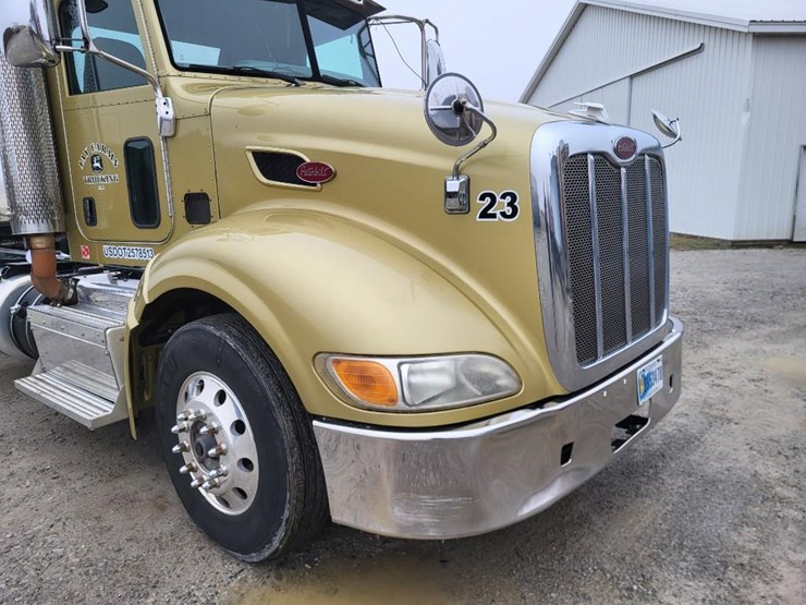 2012-peterbilt-386-image-39