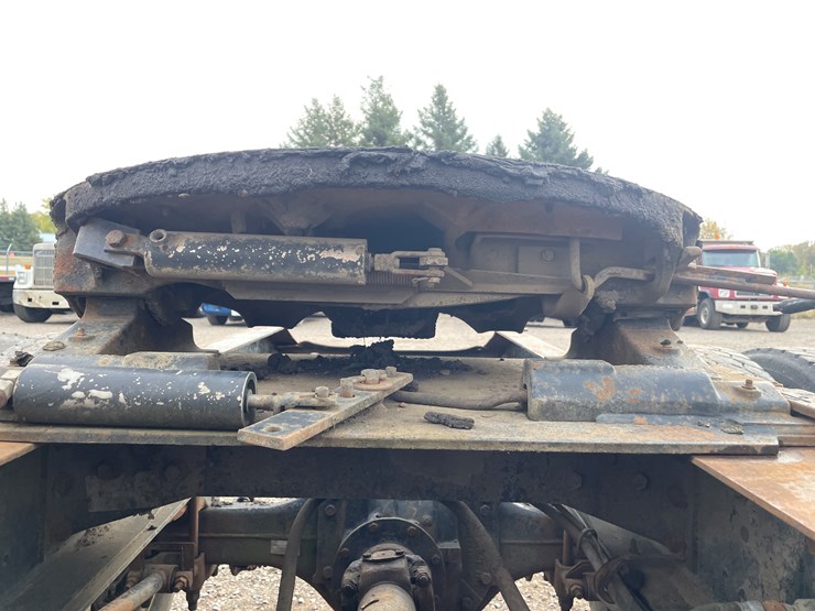 #1107-•-1994-international-truck-tractor-(has-mn-title)-image-36