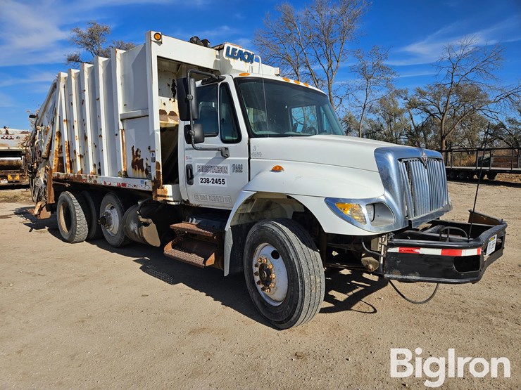 2003-international-7400-image-3