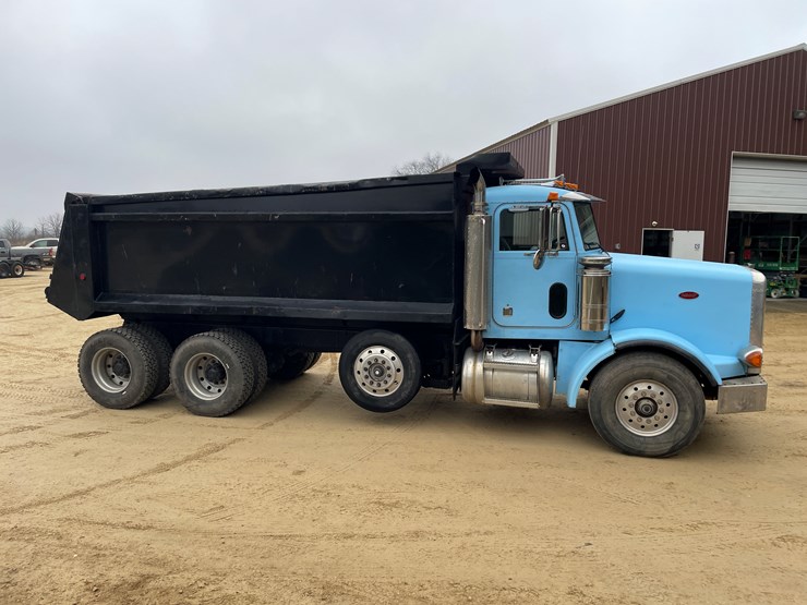 peterbilt-357-image-4