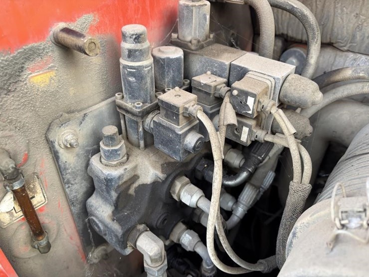 2003-thomas-t153-skid-steer-loader-image-30