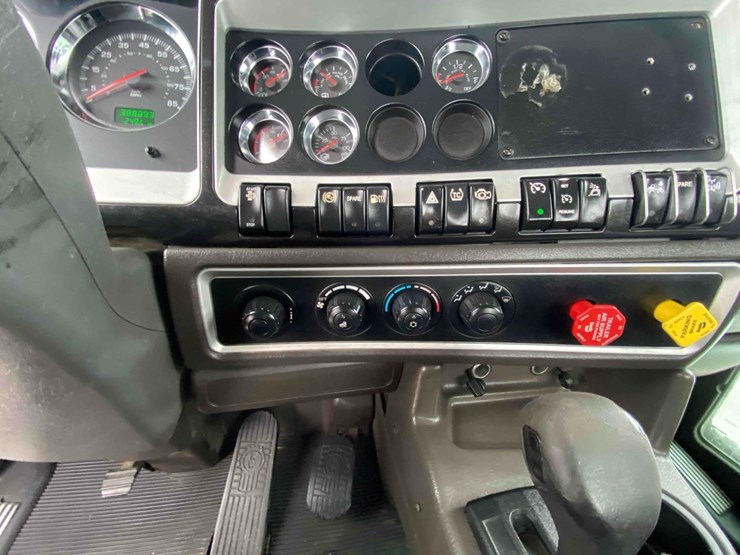 2016-kenworth-t400-image-45