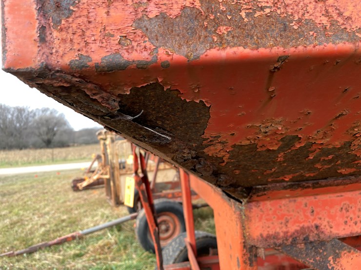 #205-•-j&m-gravity-box-on-running-gear-(boyceville,-wi)-image-16