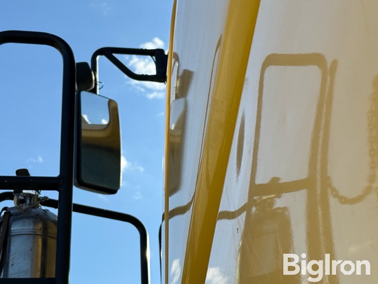 new-holland-cr960-image-16