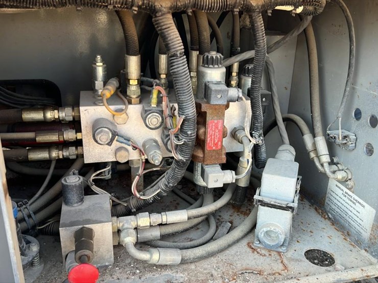 skyjack-sj8243rt-image-13