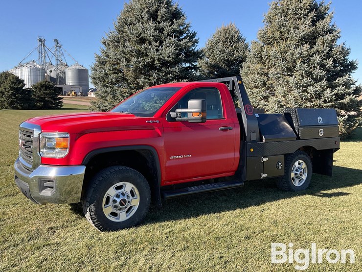 2017-gmc-sierra-2500-image-1