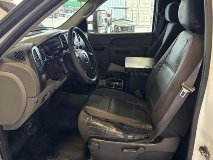 chevrolet-silverado-3500hd-image-26