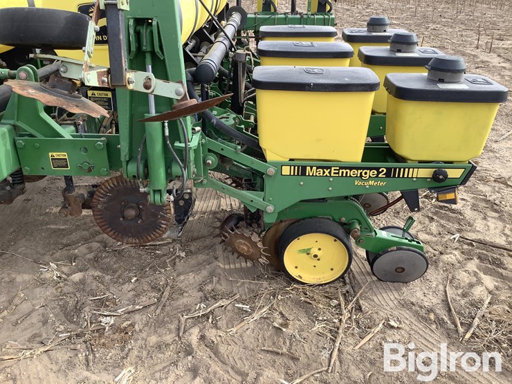 john-deere-7200-image-11