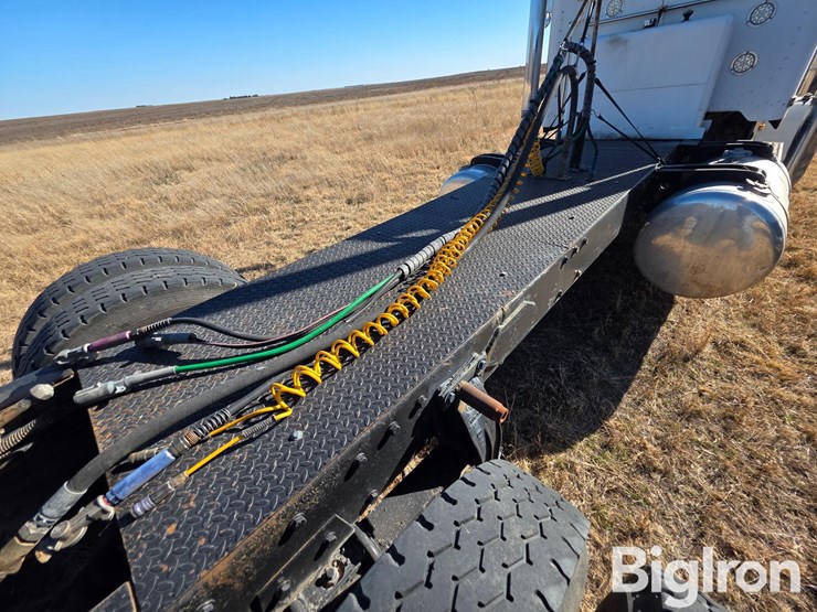 peterbilt-379-image-11