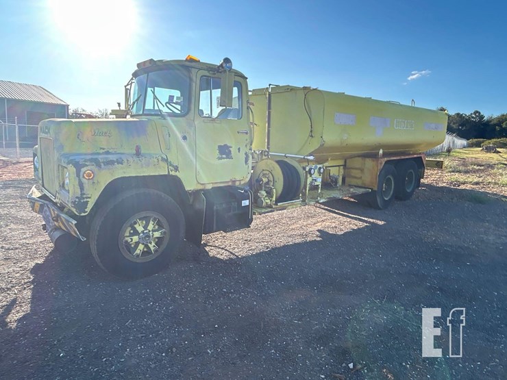 1981-caterpillar-3208-image-2