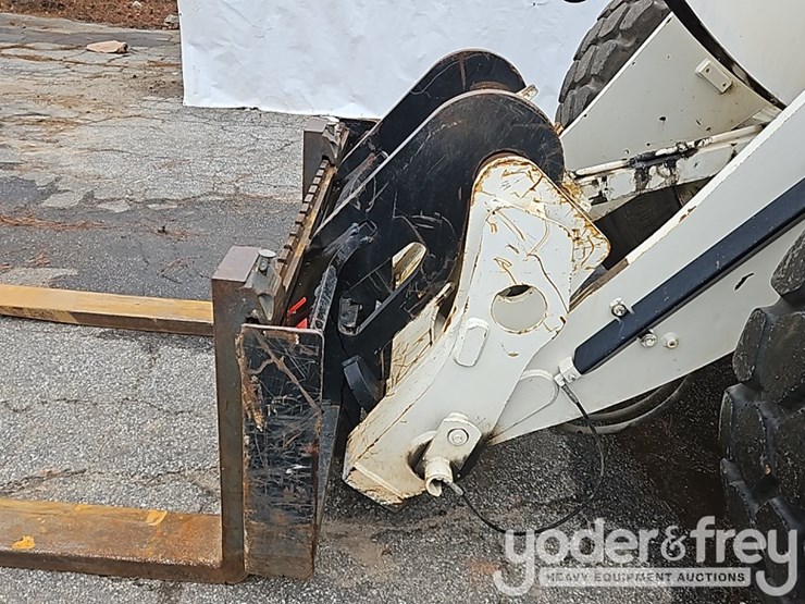 2014-caterpillar-930k-image-16