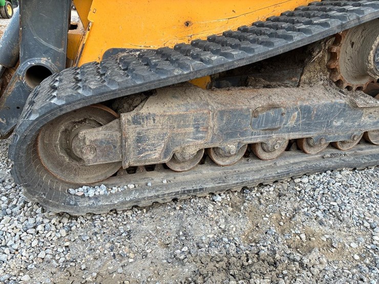 2019-deere-331g-image-15