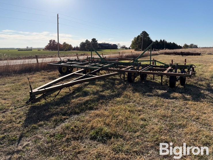 john-deere-25-image-3